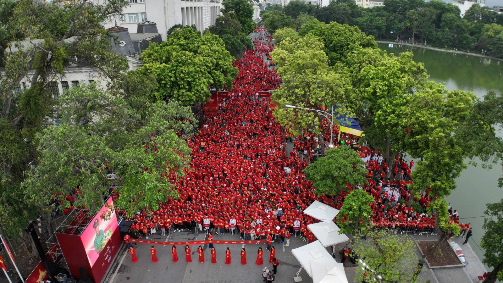 Hòa mình vào các sự kiện văn hóa và lễ hội