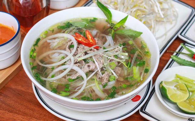 Pho - Hanoi Old Quarter breakfast