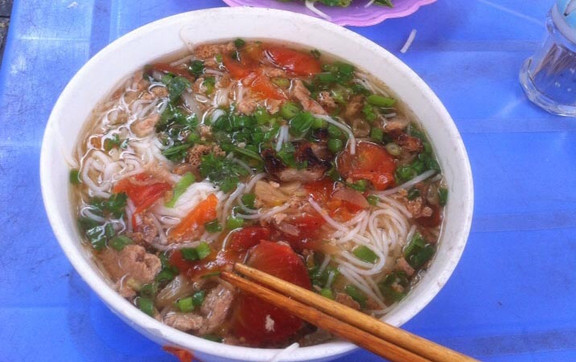bún riêu cua thịt nướng