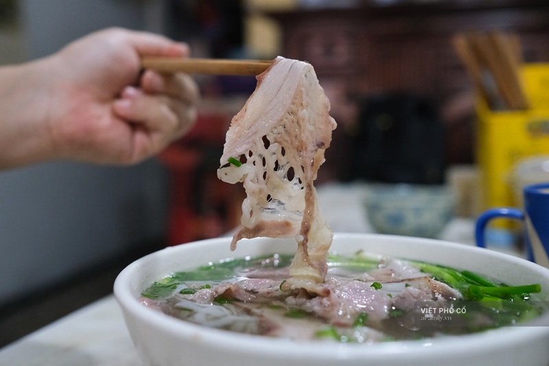 pho bo; beef pho; pho bo hanoi
