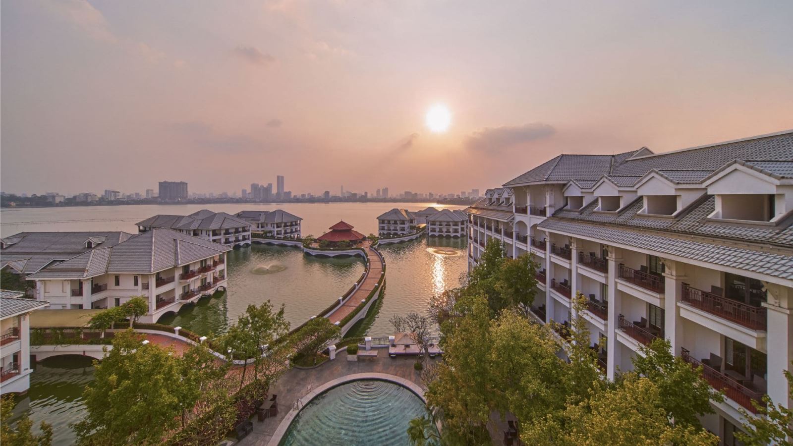 InterContinental Hanoi Westlake - Khách sạn sang trọng bên bờ Hồ Tây với không gian rộng rãi và tiện nghi 