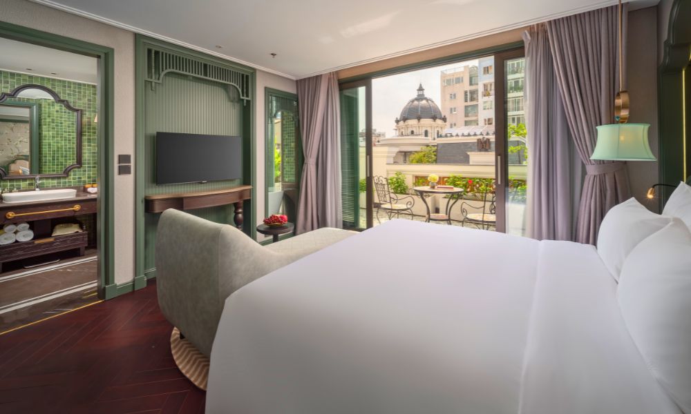 La Mejor Hotel & Sky Bar